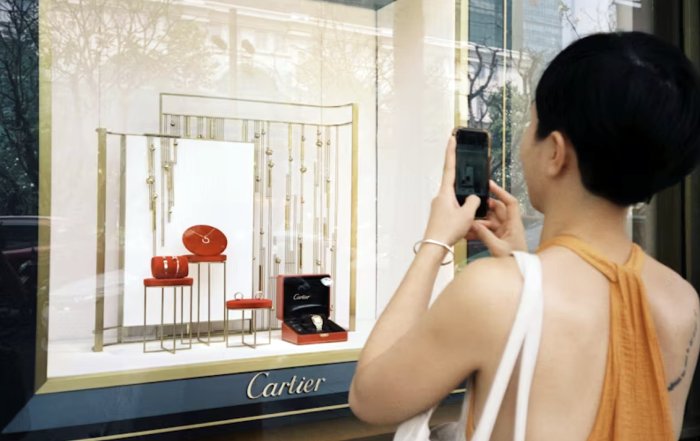 Article Image for Beauty Retail Experiences Driven by Technology