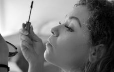 Article Image for Top Makeup Trends Dominating the Global Beauty Scene